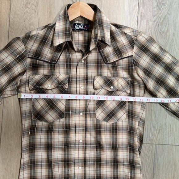 Vintage Levi’s Plaid Button Up - Picture 6 of 9